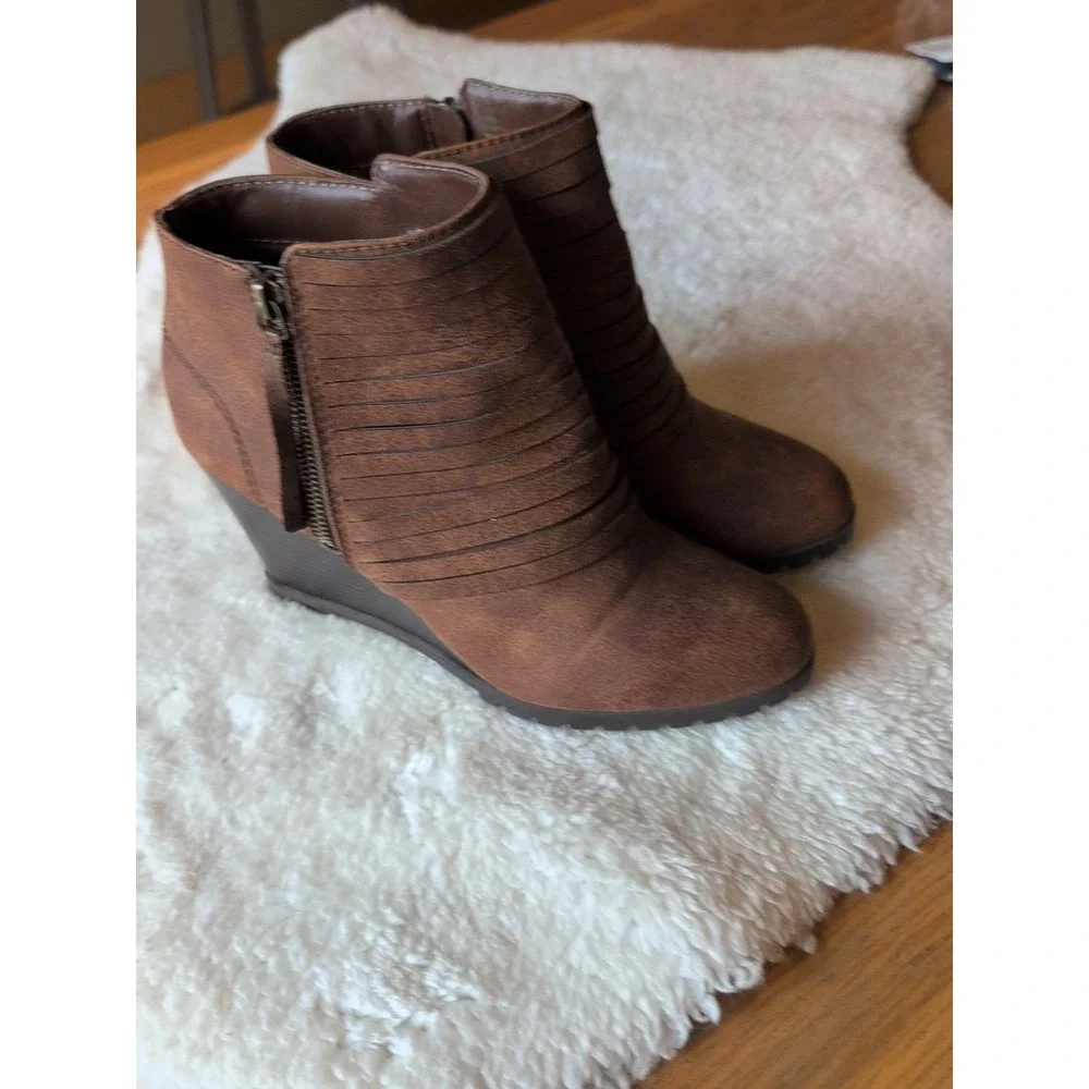 Sugar Womens Sz 8.5 M Shoes Brown Vegan Zip Up tassel Comfort Wedge Ankle Boots